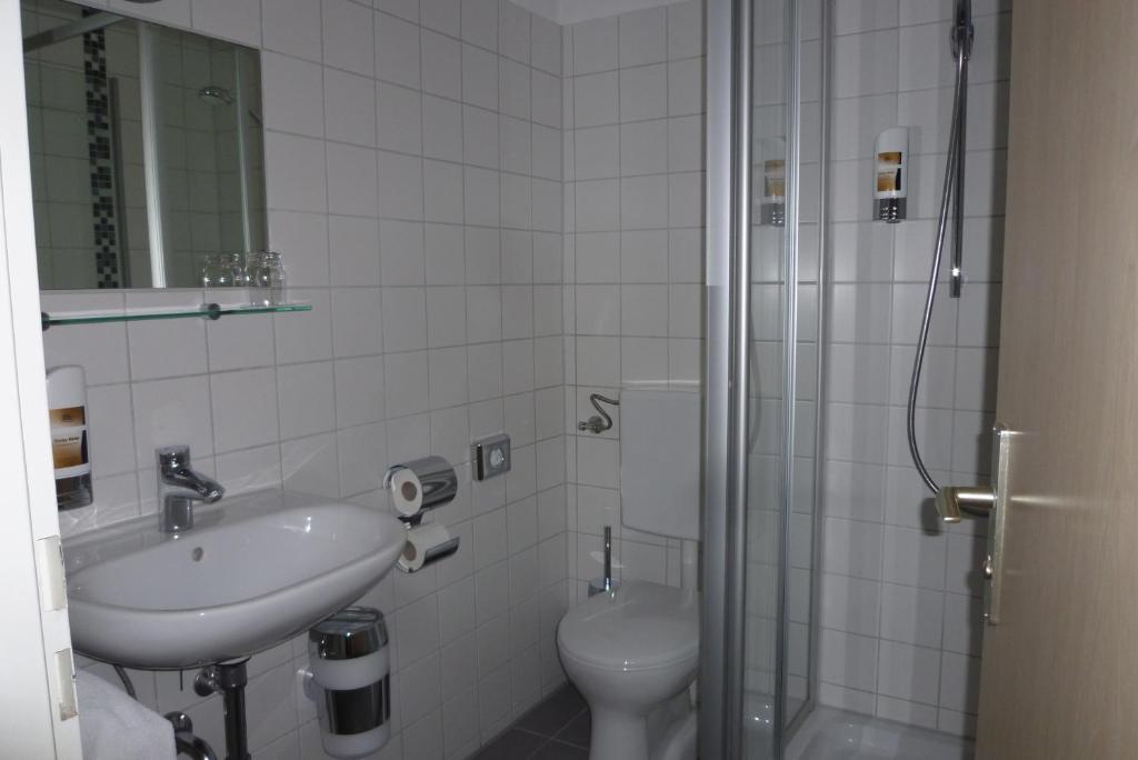 Hotel Garni Mowe Тутцинг Номер фото