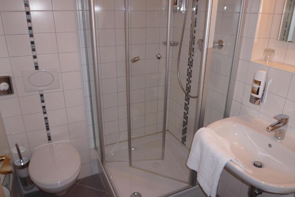 Hotel Garni Mowe Тутцинг Номер фото